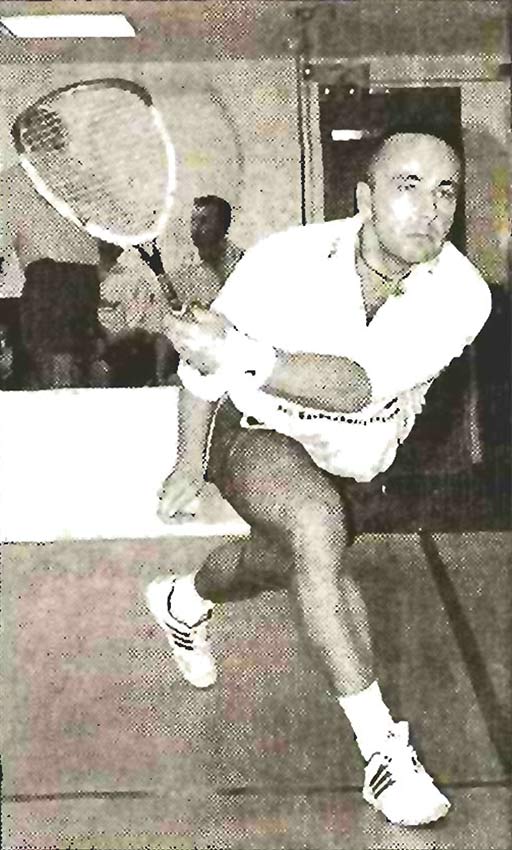 Hofft mit Squashboard auf einem Durchmarsch: Klaus Bochinski Hofft mit Squashboard auf einem Durchmarsch: Klaus Bochinski